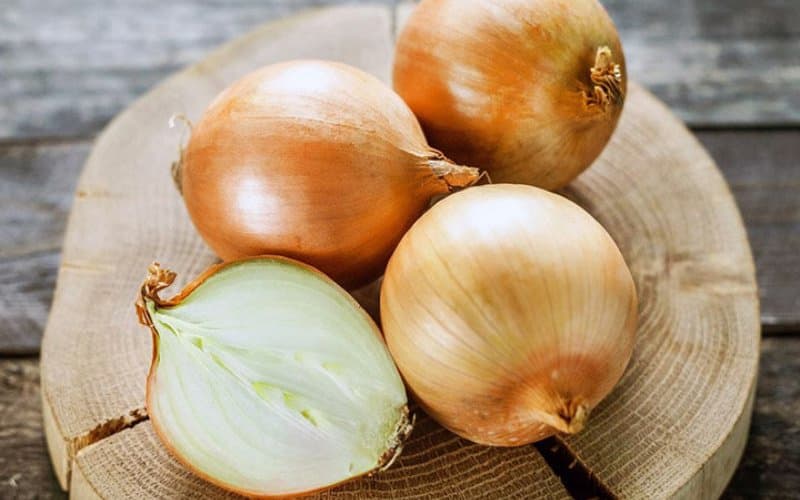 تصویر 1 از پیاز زرد رنگ طلایی مناسب برای آشپزی اصیل و معطر